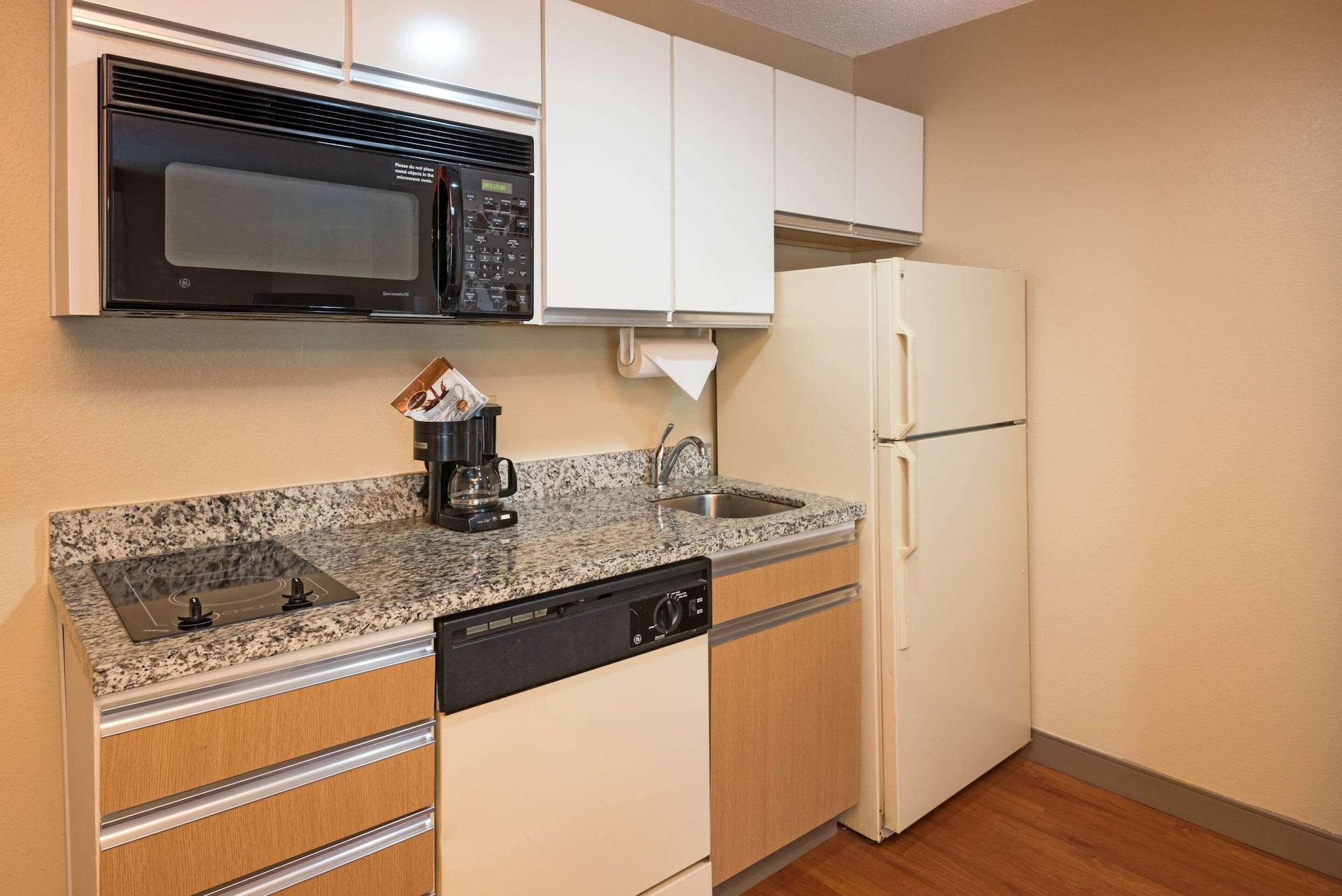 Mainstay Suites Detroit Оберн-Хиллс Экстерьер фото