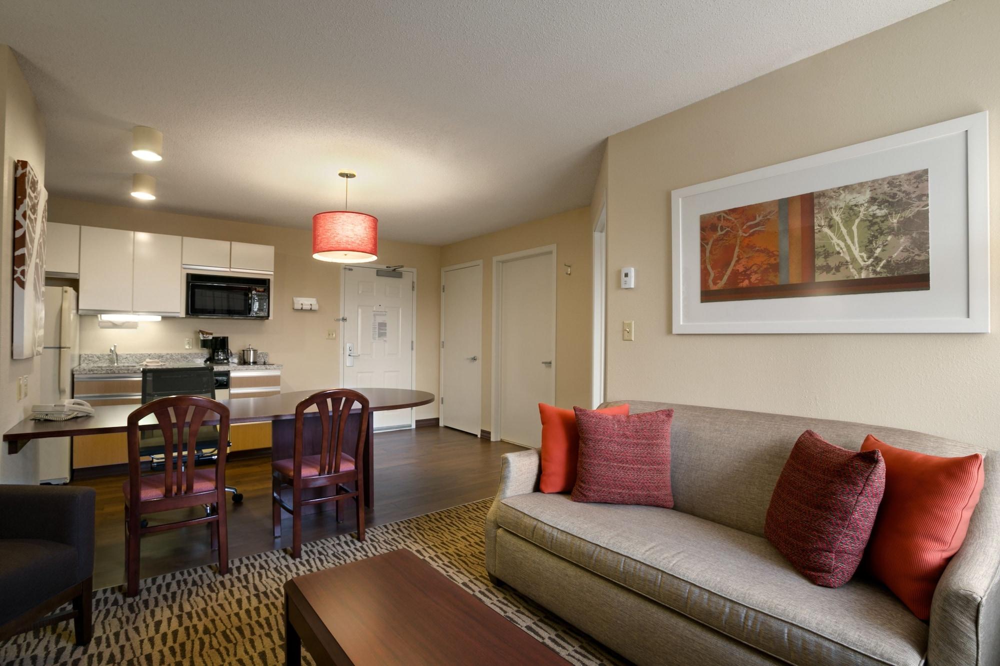 Mainstay Suites Detroit Оберн-Хиллс Экстерьер фото